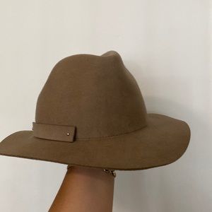 Packable wool hat